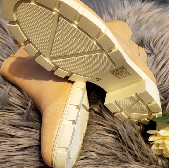 Journee Collection Womens Rorke Booties-Block Heel- Nude Size 8.5- - Picture 3 of 4